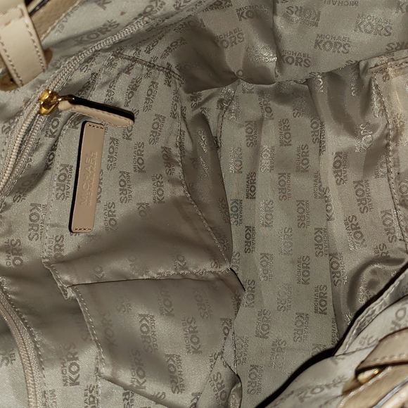 💕🔥Beige Michael Kors Bag Tote🔥💕 - Picture 11 of 12